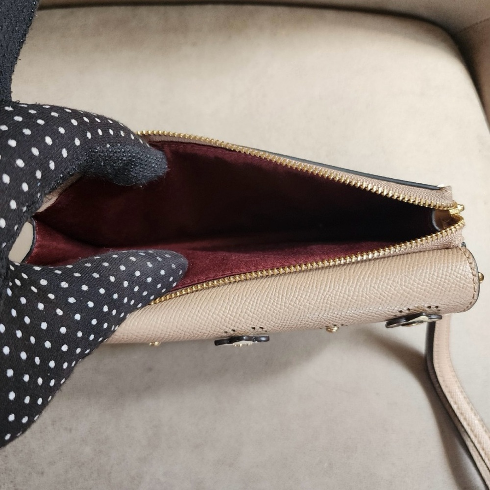 Coach Flower Fold-Over  Wristlet/Clutch  EUC - Picture 4 of 9